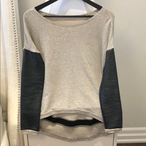 Leather sleeves grey sweater - Picture 1 of 2